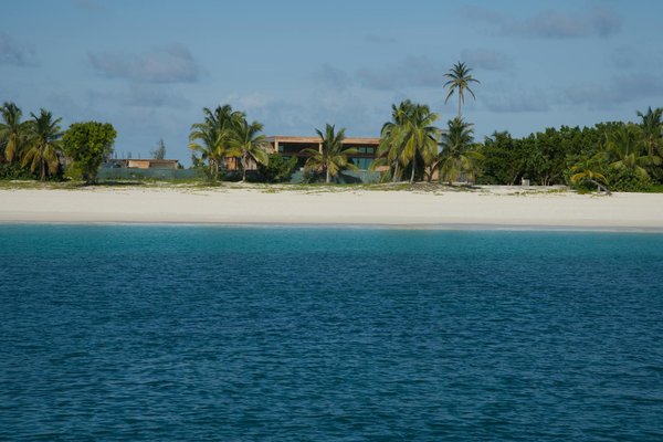 Où pratiquer le snorkeling au milieu des raies manta à Hawaii ?