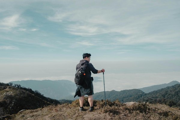Quels sont les meilleurs circuits pour une exploration des îles Éoliennes en voilier?